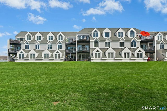 833 Popes Island Road 833, Milford, CT 06461