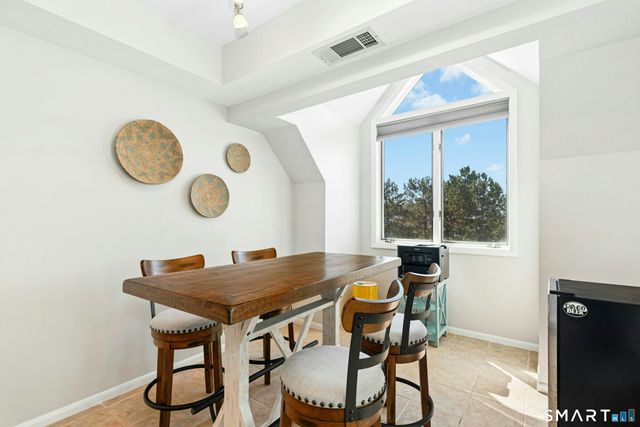 833 Popes Island Road 833, Milford, CT 06461