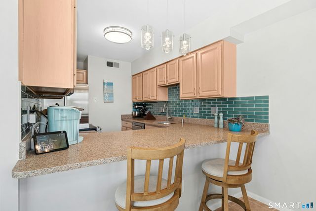 833 Popes Island Road 833, Milford, CT 06461