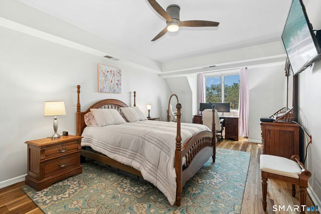 833 Popes Island Road 833, Milford, CT 06461