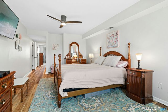 833 Popes Island Road 833, Milford, CT 06461