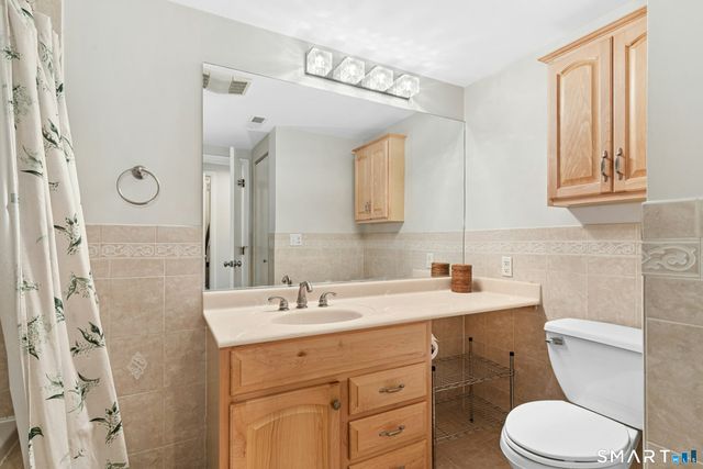 833 Popes Island Road 833, Milford, CT 06461