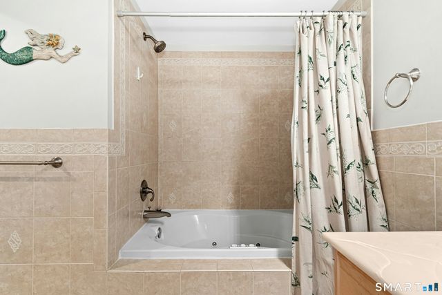 833 Popes Island Road 833, Milford, CT 06461