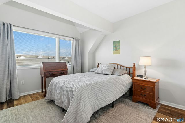 833 Popes Island Road 833, Milford, CT 06461