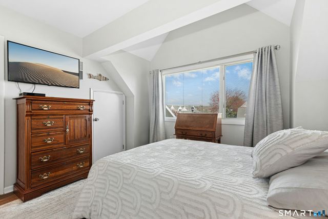 833 Popes Island Road 833, Milford, CT 06461