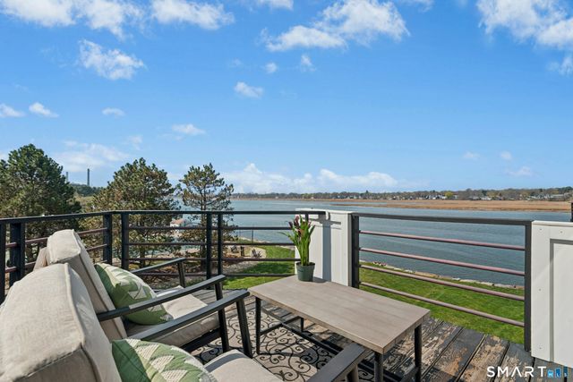 833 Popes Island Road 833, Milford, CT 06461