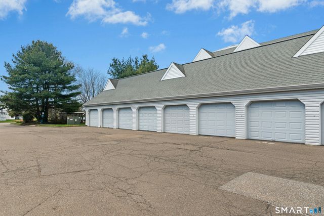 833 Popes Island Road 833, Milford, CT 06461