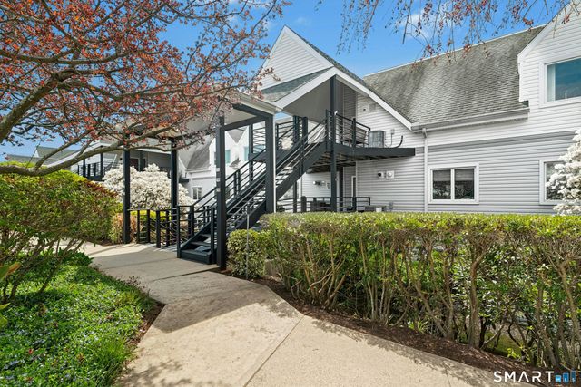 833 Popes Island Road 833, Milford, CT 06461