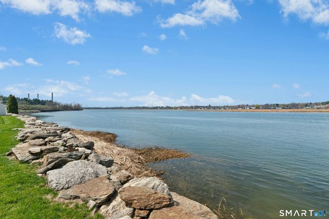 833 Popes Island Road 833, Milford, CT 06461