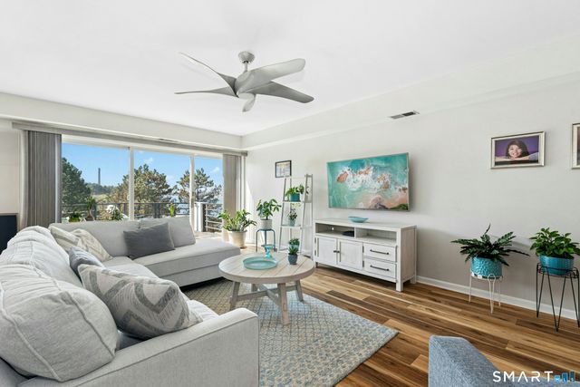 833 Popes Island Road 833, Milford, CT 06461