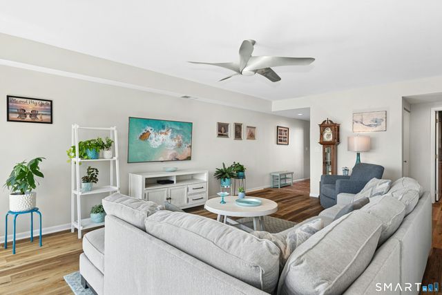 833 Popes Island Road 833, Milford, CT 06461