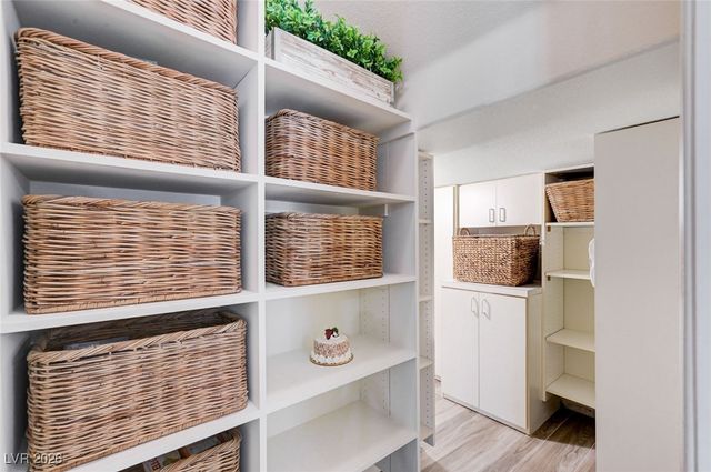 1513 Waterford Falls Avenue, Las Vegas, NV 89123