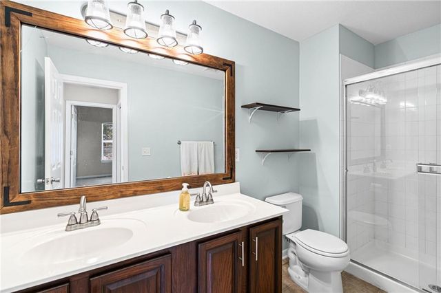 3637 NW 85th Street, Kansas City, MO 64154