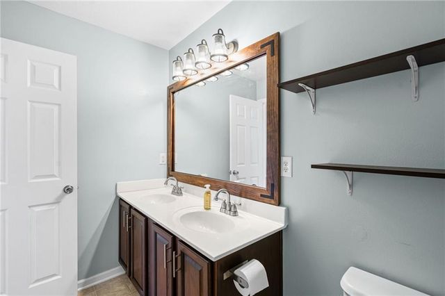 3637 NW 85th Street, Kansas City, MO 64154