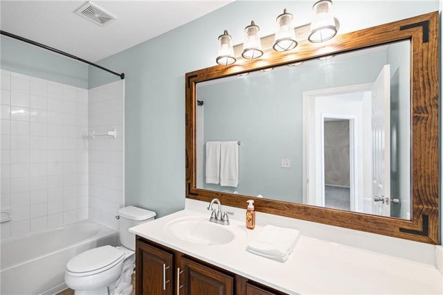 3637 NW 85th Street, Kansas City, MO 64154