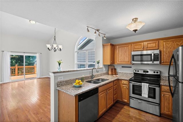 3637 NW 85th Street, Kansas City, MO 64154