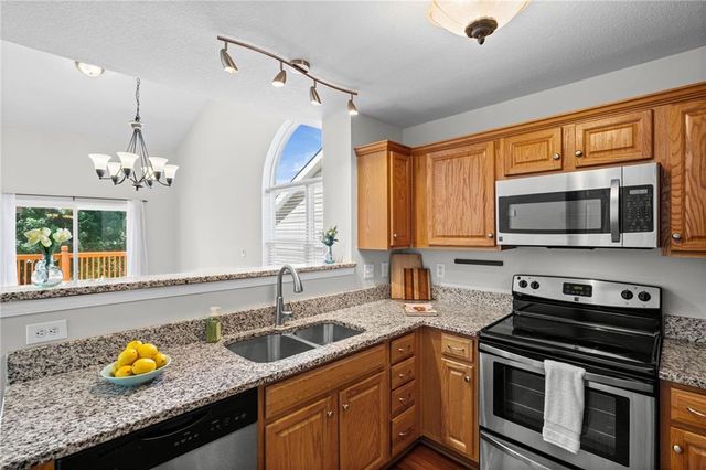 3637 NW 85th Street, Kansas City, MO 64154