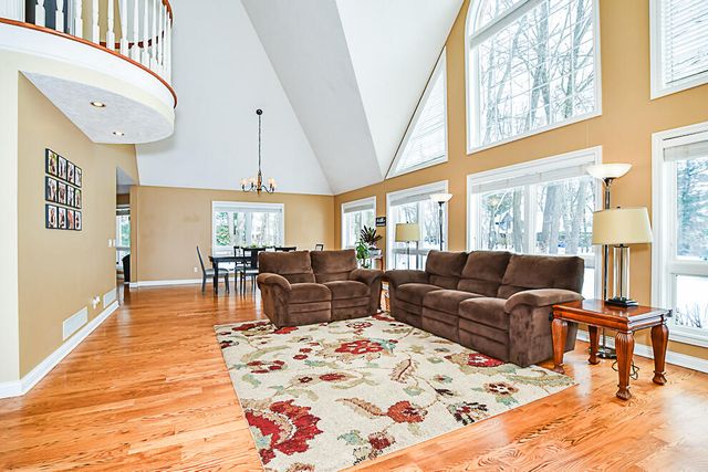 8551 Old Stone Circle, Kalamazoo, MI 49009