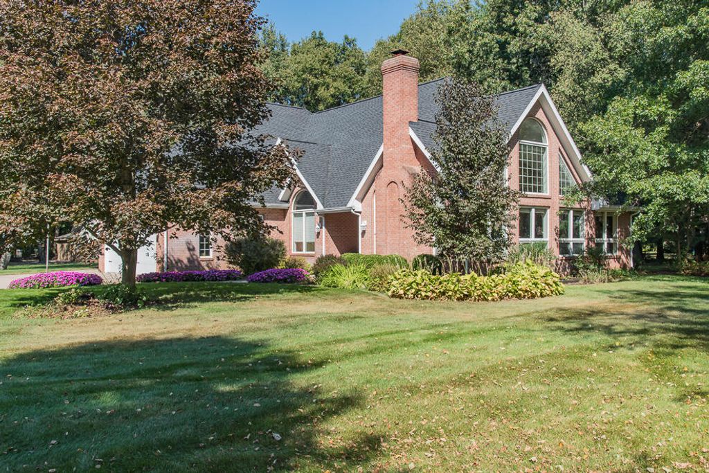 8551 Old Stone Circle, Kalamazoo, MI 49009