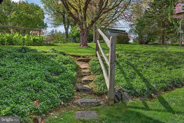 104 NORDICK DR, Lancaster, PA 17602
