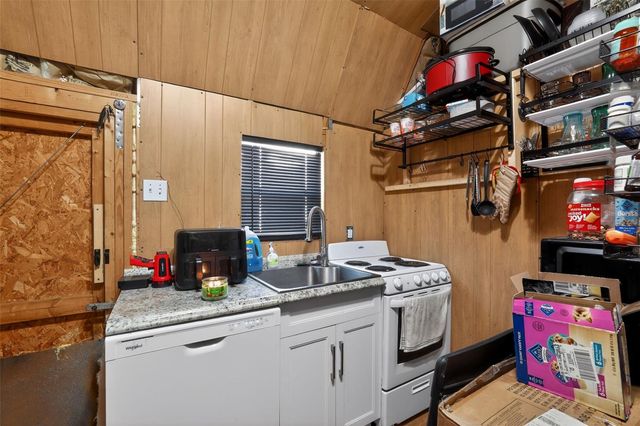 702 NW 3RD STREET, Mulberry, FL 33860