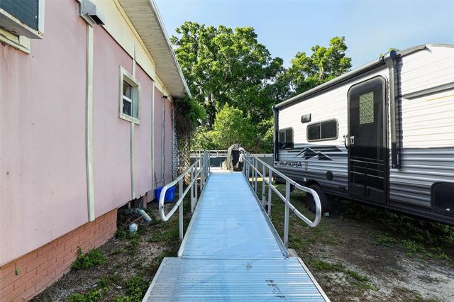 702 NW 3RD STREET, Mulberry, FL 33860