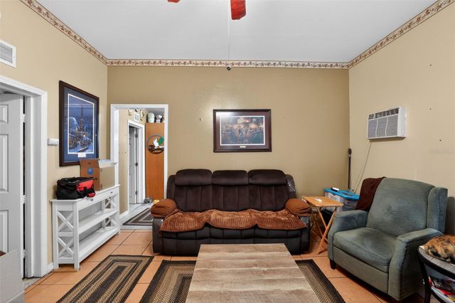 702 NW 3RD STREET, Mulberry, FL 33860