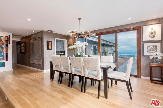 1334 Charmel Place, Pacific Palisades, CA 90272