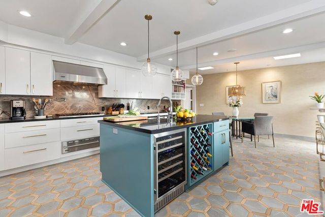 1334 Charmel Place, Pacific Palisades, CA 90272