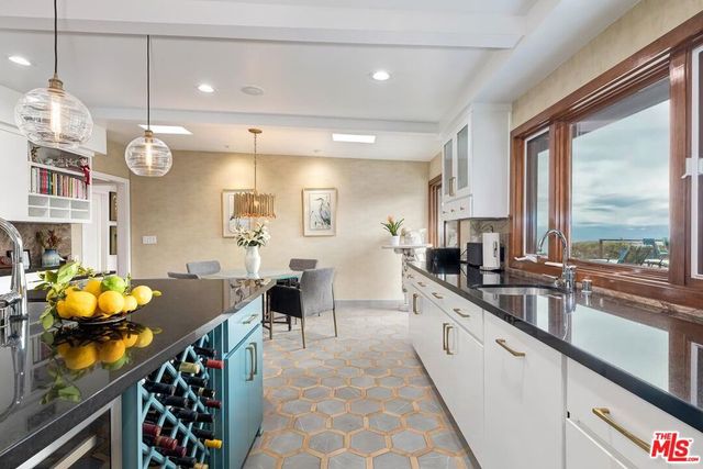 1334 Charmel Place, Pacific Palisades, CA 90272