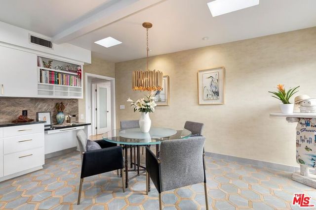 1334 Charmel Place, Pacific Palisades, CA 90272