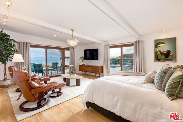 1334 Charmel Place, Pacific Palisades, CA 90272