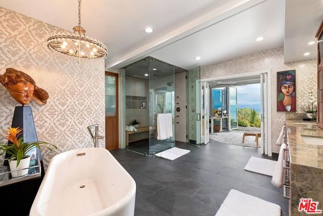 1334 Charmel Place, Pacific Palisades, CA 90272