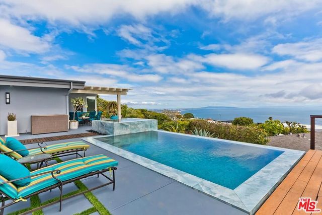 1334 Charmel Place, Pacific Palisades, CA 90272