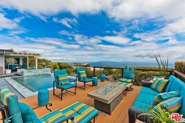 1334 Charmel Place, Pacific Palisades, CA 90272