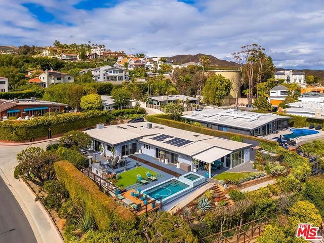 1334 Charmel Place, Pacific Palisades, CA 90272