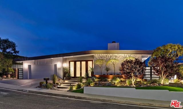 1334 Charmel Place, Pacific Palisades, CA 90272