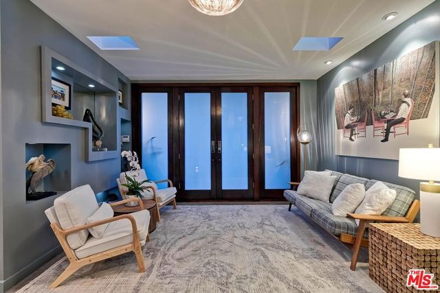 1334 Charmel Place, Pacific Palisades, CA 90272