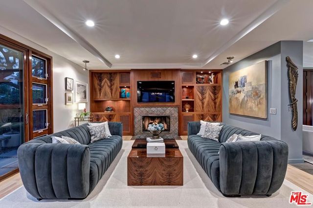 1334 Charmel Place, Pacific Palisades, CA 90272
