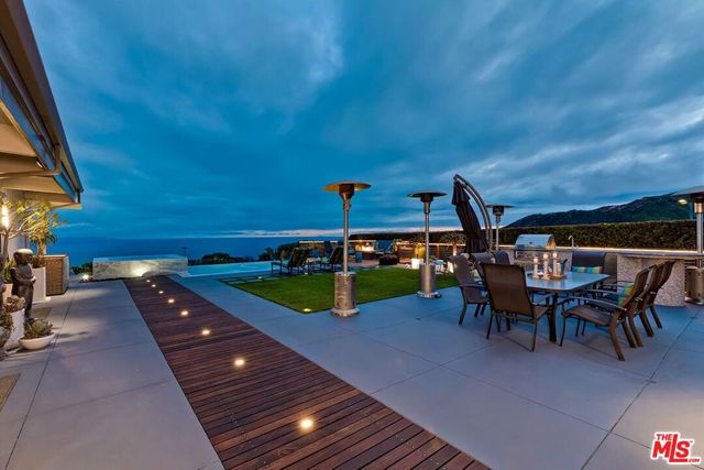 1334 Charmel Place, Pacific Palisades, CA 90272