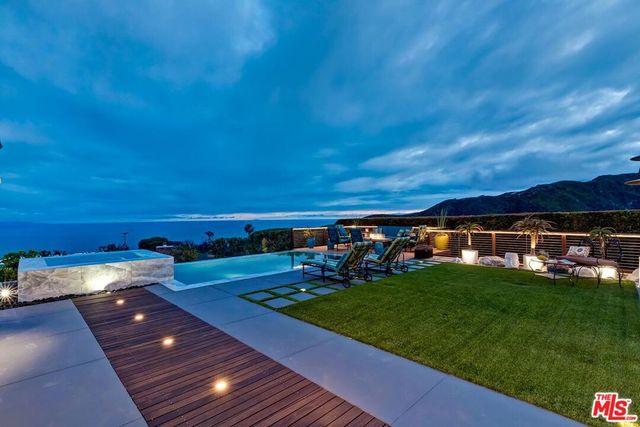 1334 Charmel Place, Pacific Palisades, CA 90272