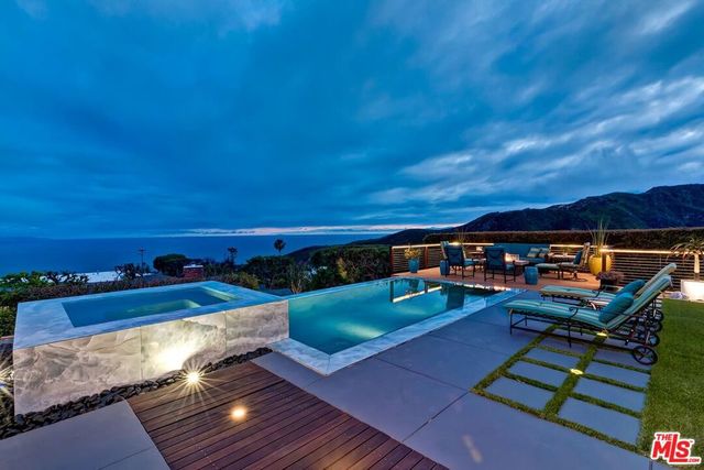 1334 Charmel Place, Pacific Palisades, CA 90272