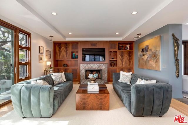 1334 Charmel Place, Pacific Palisades, CA 90272