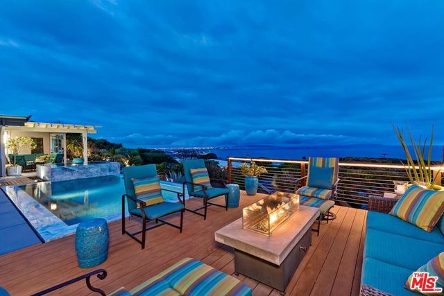 1334 Charmel Place, Pacific Palisades, CA 90272