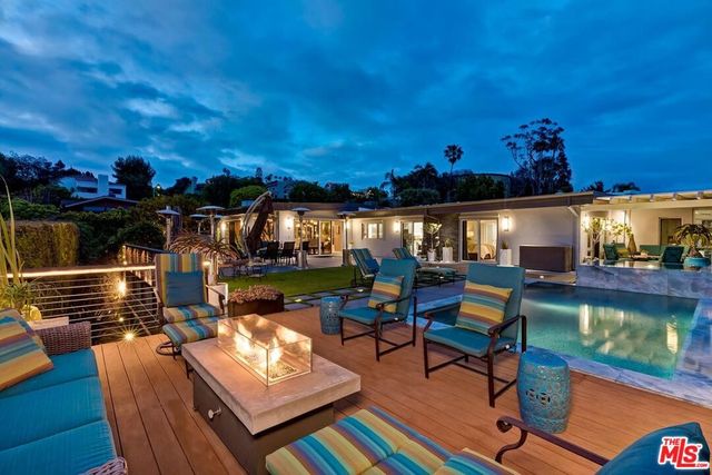 1334 Charmel Place, Pacific Palisades, CA 90272
