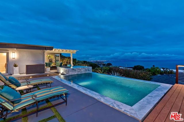 1334 Charmel Place, Pacific Palisades, CA 90272