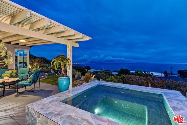 1334 Charmel Place, Pacific Palisades, CA 90272