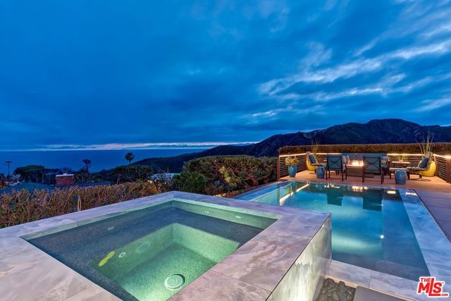 1334 Charmel Place, Pacific Palisades, CA 90272