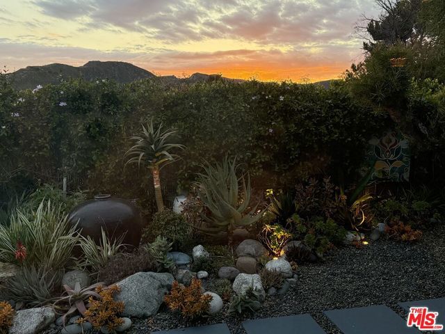 1334 Charmel Place, Pacific Palisades, CA 90272