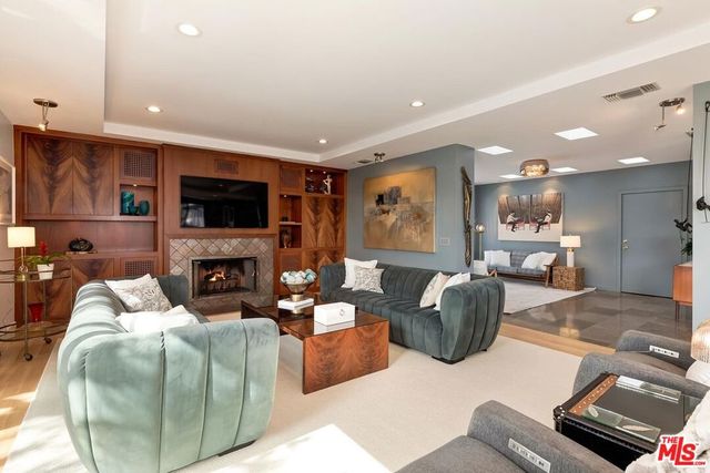 1334 Charmel Place, Pacific Palisades, CA 90272